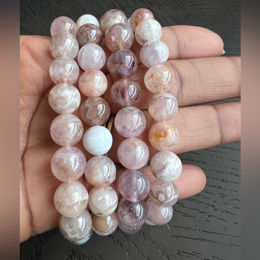 (ONE) Amethyst agate bracelet 10mm / 6.75’ - Picture 1 of 7